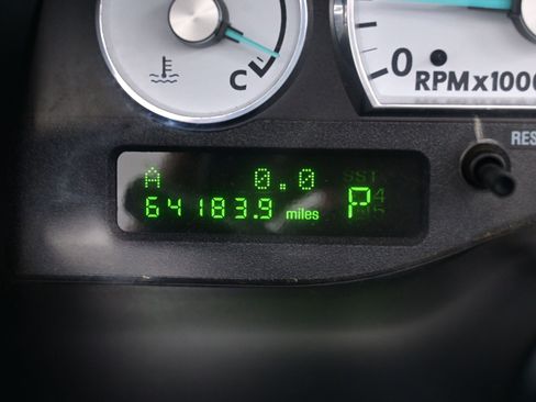 Used 2004 Ford Thunderbird image 22