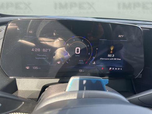 Used 2025 Chevrolet Traverse High Country image 31