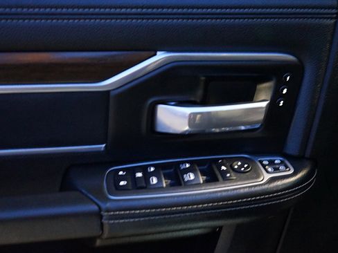 Used 2024 RAM 3500 Laramie image 29