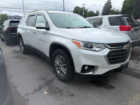 Used 2021 Chevrolet Traverse LT AWD/4WD image 2