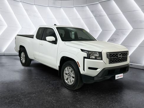 Used 2022 Nissan Frontier SV w/ Technology Package RWD image 1
