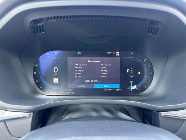 Used 2025 Volvo XC60 B5 Plus AWD/4WD image 17