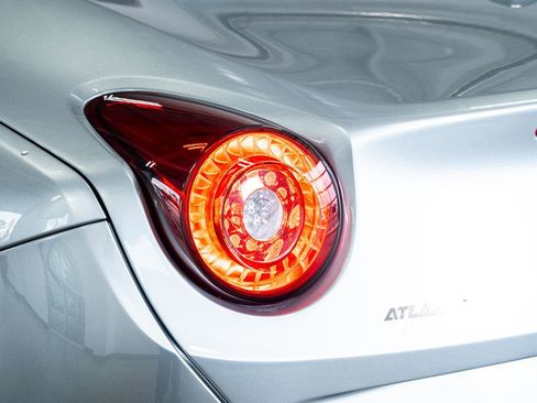 Used 2017 Ferrari California T image 26