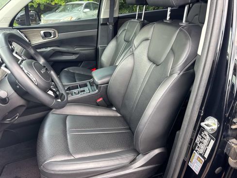 Used 2023 Kia Sorento EX FWD image 32