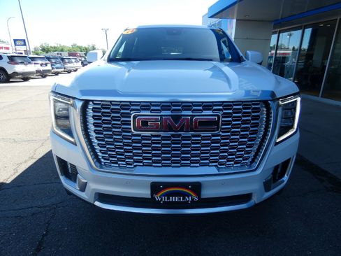 Used 2024 GMC Yukon XL Denali AWD/4WD image 5