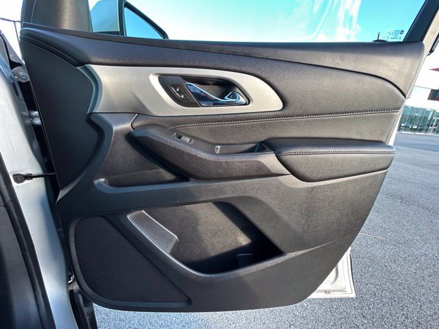 Used 2022 Chevrolet Traverse LT AWD/4WD image 35