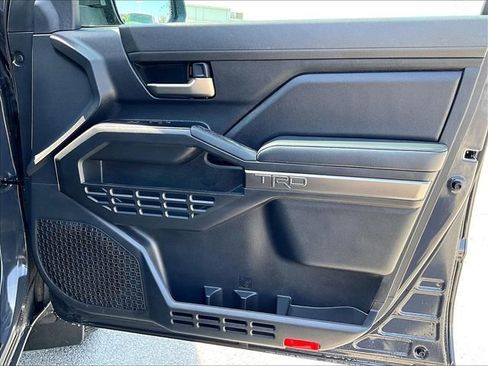 Used 2025 Toyota Tacoma TRD Sport AWD/4WD image 12