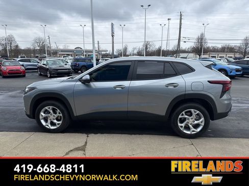 Certified 2024 Chevrolet Trax LS w/ LS Convenience Package image 4