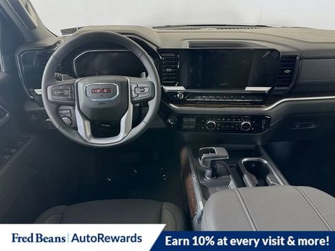 New 2026 GMC Sierra 1500 Elevation image 16