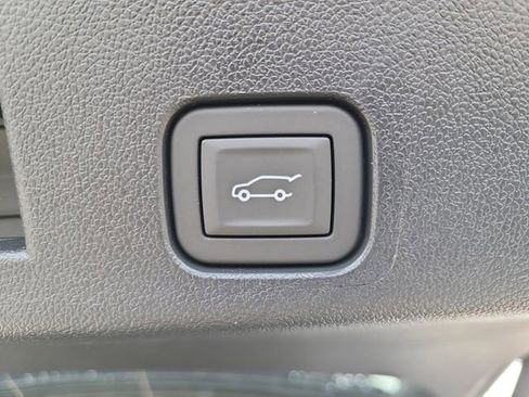 New 2026 Chevrolet Traverse LT image 7