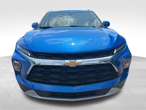 Used 2024 Chevrolet Blazer LT w/ Convenience Package FWD image 3