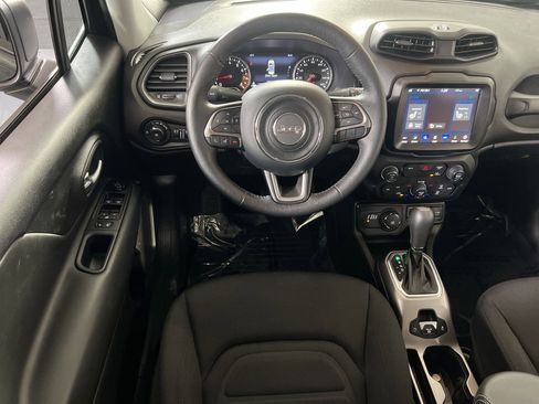 Used 2022 Jeep Renegade Latitude w/ Convenience Group image 22