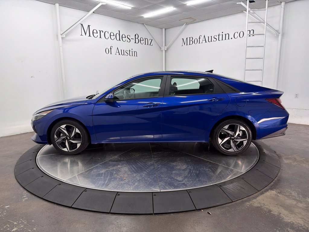 Used 2023 Hyundai Elantra SEL w/ Convenience Package FWD image 4