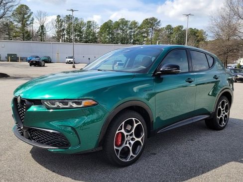 Used 2025 Alfa Romeo Tonale Veloce w/ Premium Package image 2