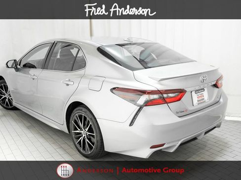 Used 2024 Toyota Camry SE FWD image 3
