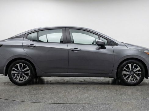 Used 2025 Nissan Versa SV FWD image 8