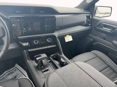 New 2026 GMC Sierra 1500 AT4X w/ LPO, Black Badging Package image 28