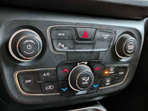 Used 2018 Jeep Compass Sport w/ Tech Group image 30