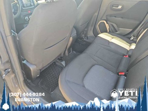 Used 2017 Jeep Renegade Latitude w/ Cold Weather Group AWD/4WD image 15