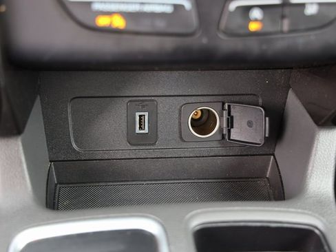 Used 2018 Ford Escape SE w/ SE Sport Appearance Package image 20