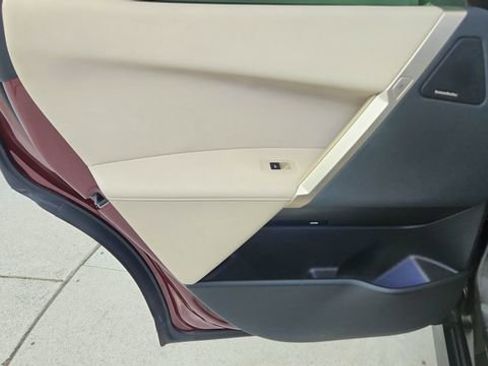 Used 2023 BMW iX xDrive50 w/ Premium Package image 33