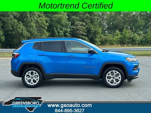 Used 2025 Jeep Compass Latitude AWD/4WD image 8