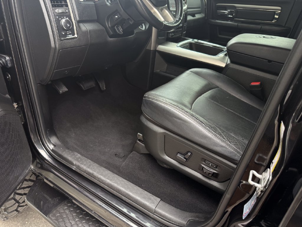 Used 2018 RAM 2500 Laramie w/ Sport Appearance Group AWD/4WD image 21