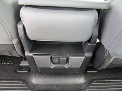 New 2025 Ford F250 XL w/ FX4 Off-Road Package image 16