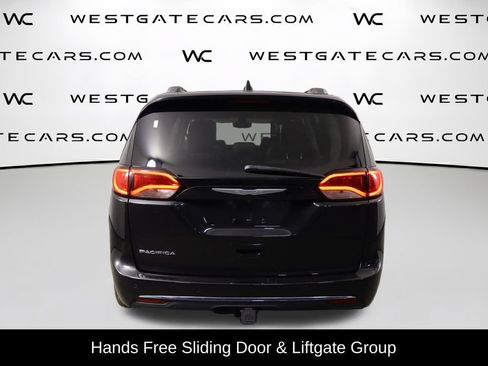 Used 2018 Chrysler Pacifica Touring-L Plus w/ Tire & Wheel Group FWD image 4