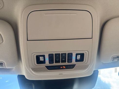 Used 2022 Ford Explorer Limited w/ Hybrid Equipment Group 310A AWD/4WD image 6