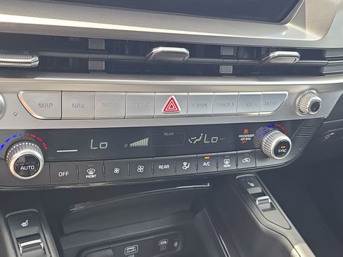 Certified 2025 Kia Telluride S image 27