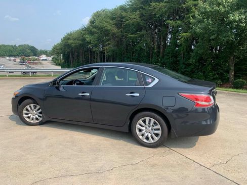 Used 2015 Nissan Altima 2.5 S w/ Power Driver Seat Package FWD image 12