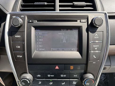 Used 2017 Toyota Camry LE FWD image 24