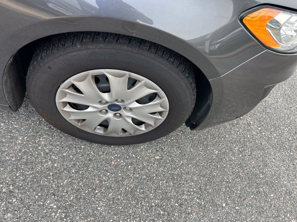 Used 2019 Ford Fusion S FWD image 9