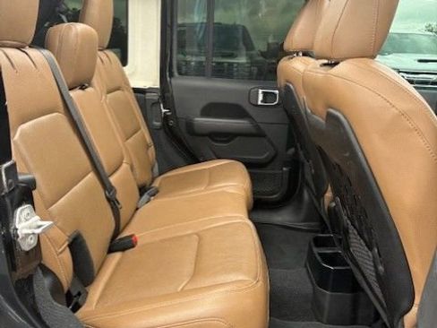Used 2021 Jeep Wrangler Unlimited Rubicon AWD/4WD image 18