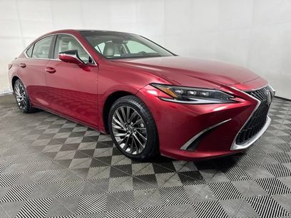 Used 2025 Lexus ES 350 w/ Luxury Package