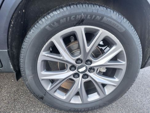 Used 2019 Cadillac XT5 Luxury w/ LPO, Black Ice Package image 16