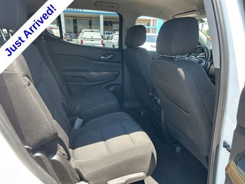 Used 2022 GMC Acadia SLE w/ Driver Convenience Package FWD image 33