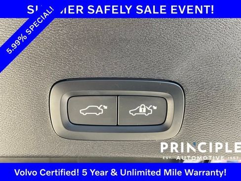 Certified 2025 Volvo XC40 B5 Plus w/ Protection Package Premier AWD/4WD image 29