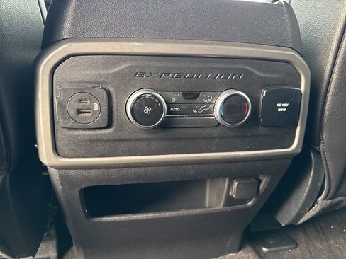 Used 2021 Ford Expedition XLT image 14