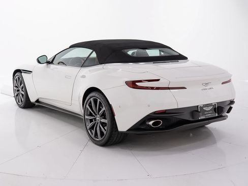 Used 2021 Aston Martin DB11 Volante RWD image 12