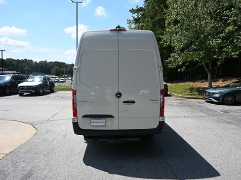 Used 2025 Mercedes-Benz Sprinter 2500 image 9