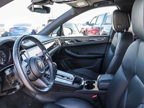 Used 2023 Porsche Macan image 19