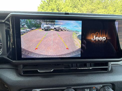 Used 2025 Jeep Wrangler Unlimited Sport S 4xe AWD/4WD image 32