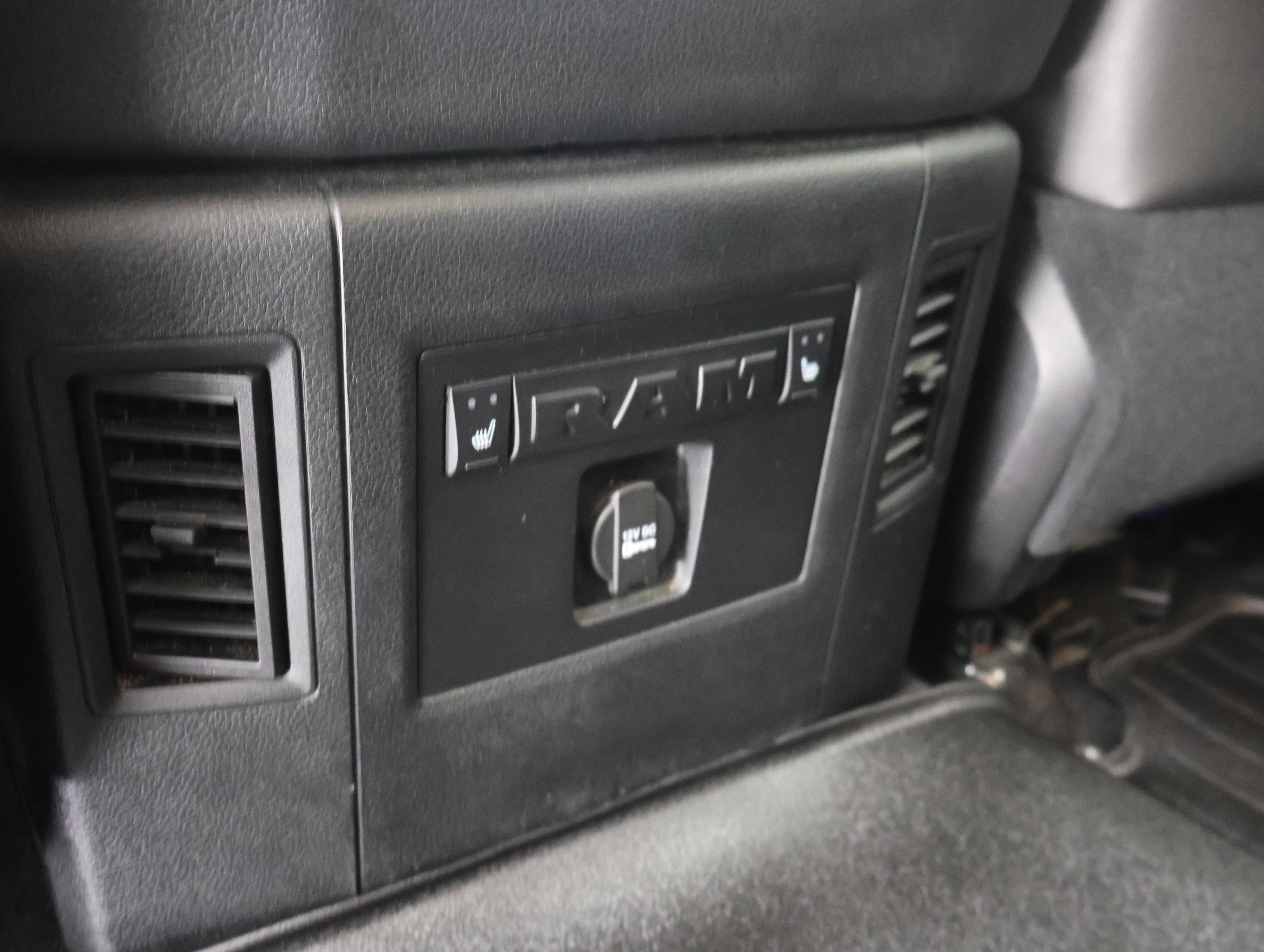 Used 2016 RAM 3500 Laramie AWD/4WD image 38