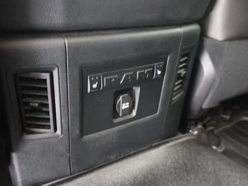 Used 2016 RAM 3500 Laramie AWD/4WD image 38