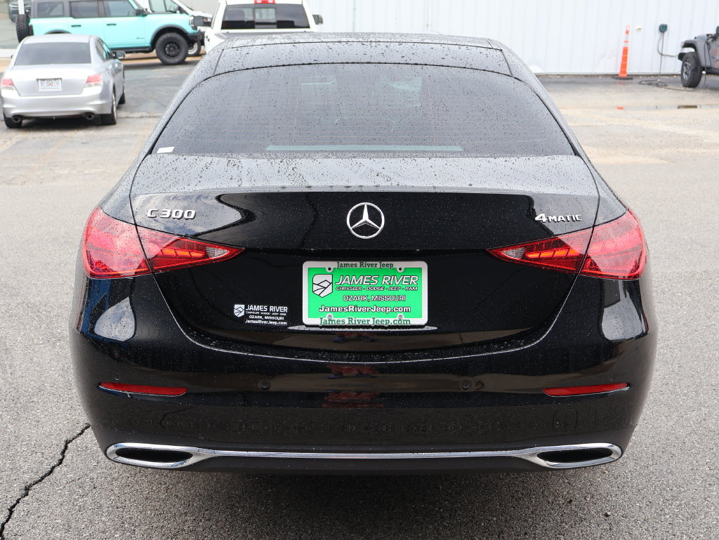 Used 2025 Mercedes-Benz C 300 4MATIC Sedan image 4