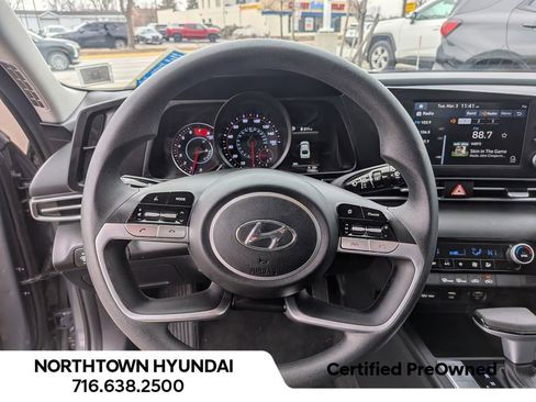 Used 2023 Hyundai Elantra SEL image 8