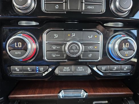 Used 2023 GMC Yukon XL Denali Ultimate image 13