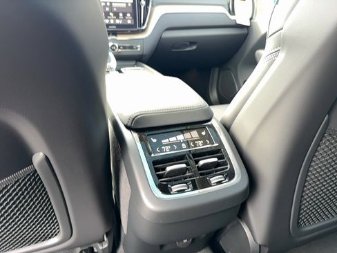 New 2026 Volvo XC60 B5 Ultra w/ Climate Package image 16